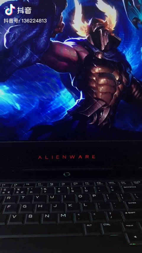 卧槽,潘森新版英仙皮肤真滴帅