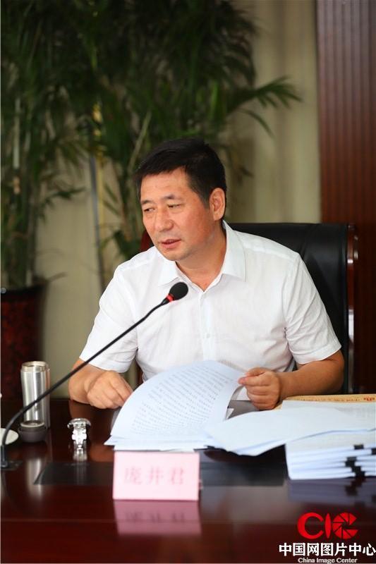 深圳中青年文艺评论家周思明,王樽,陈向兵,黄永健,于爱成,唐小林等在