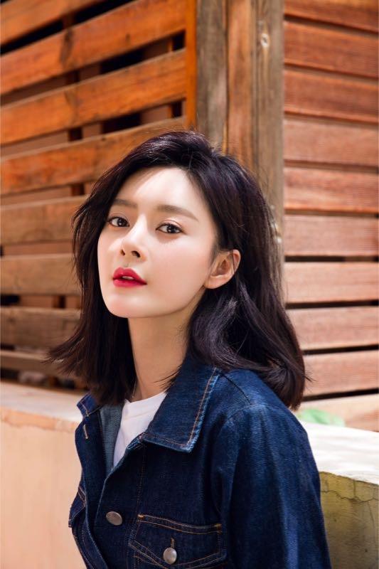 王瑞子牛仔look写真曝光气质多样目光深邃个性