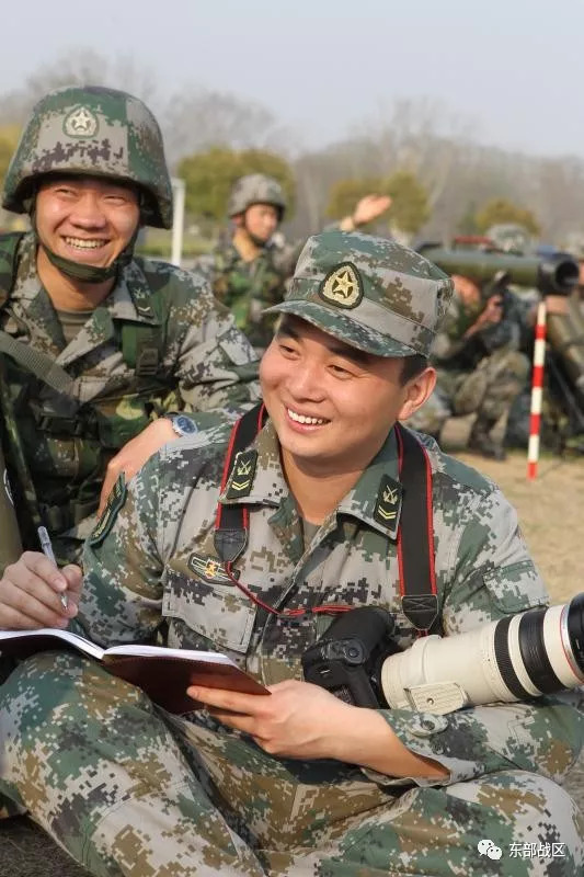 点赞退伍兵高亚男从报道精兵到公益摄影师