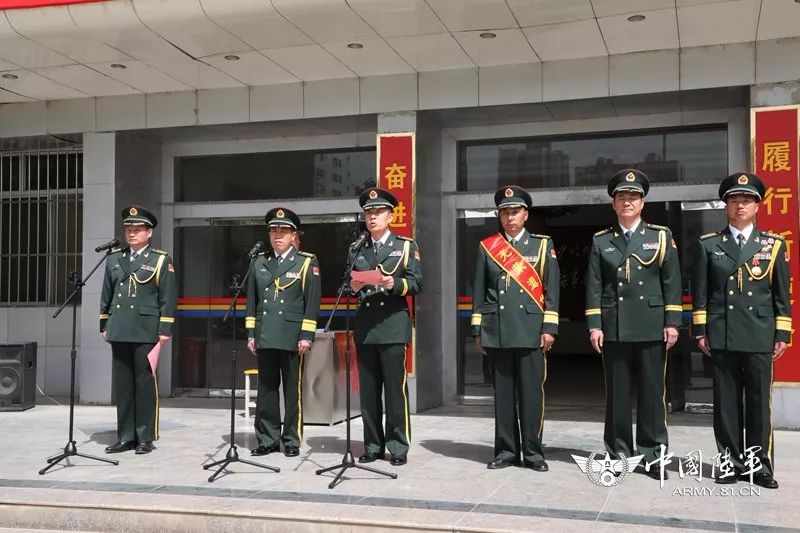 再见,军旅!新疆阿克苏军分区举行退役干部向军旗告别仪式
