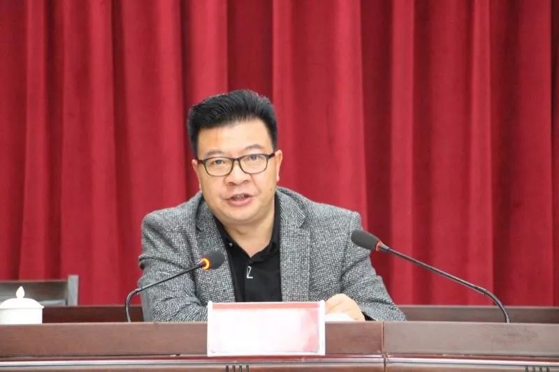 天柱县,普定县,独山县,思南县,关岭县的5名县委书记当着省委书记和