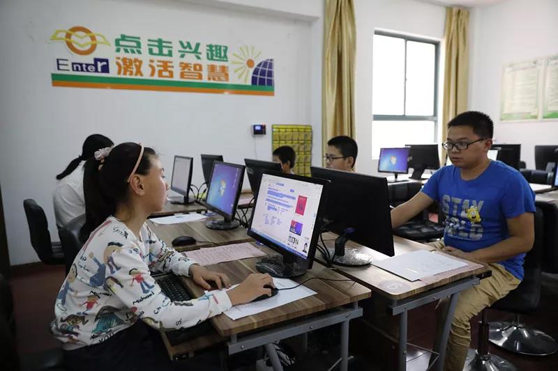 江宁双金社区电子阅览室成为青少年第二课堂