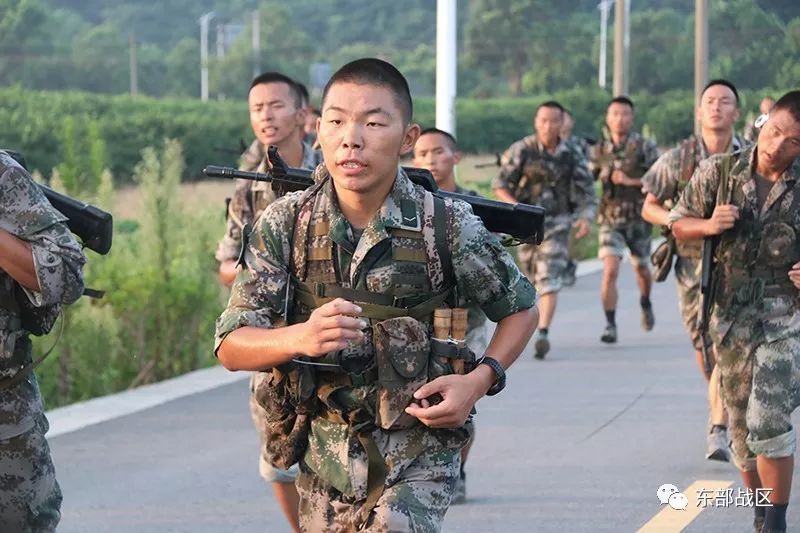 战风浪,斗高温!看侦察兵如何驾驭大海