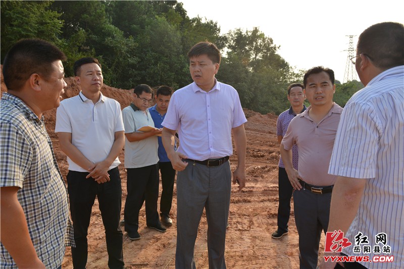 [长沙] 免费送冷饮 "爱心冰柜"现长沙街头