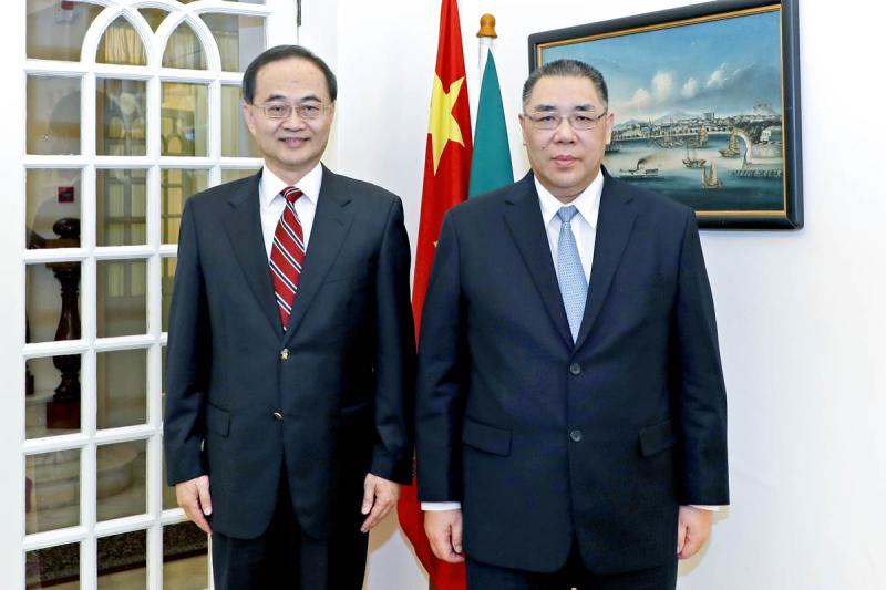 从1999年起,外交部驻澳公署共有6任特派员,他们分别是原焘,万永祥