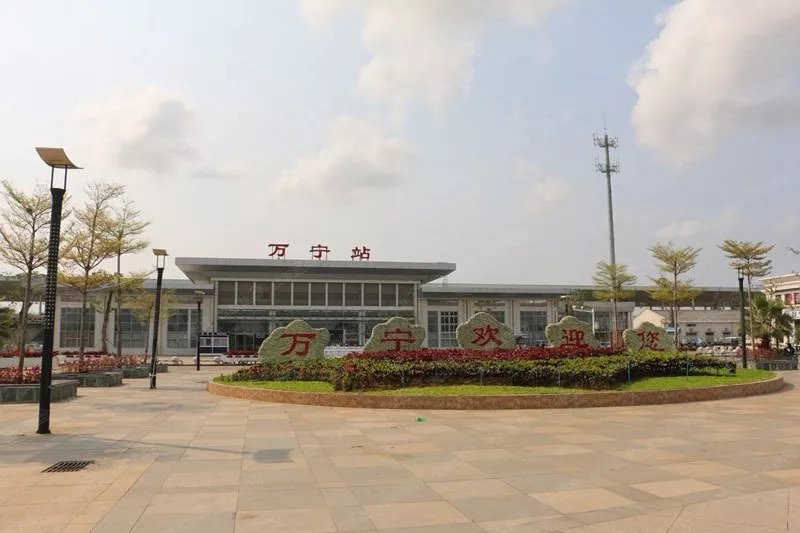 攻略| 海南海滩这么多,哪里冲浪最合适?答:万宁日月湾!