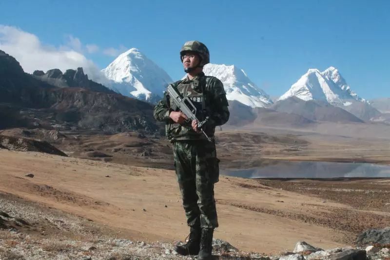 守卫边疆七年如一日: "我站的地方,就是中国"  "你经过我身旁, 像鹿