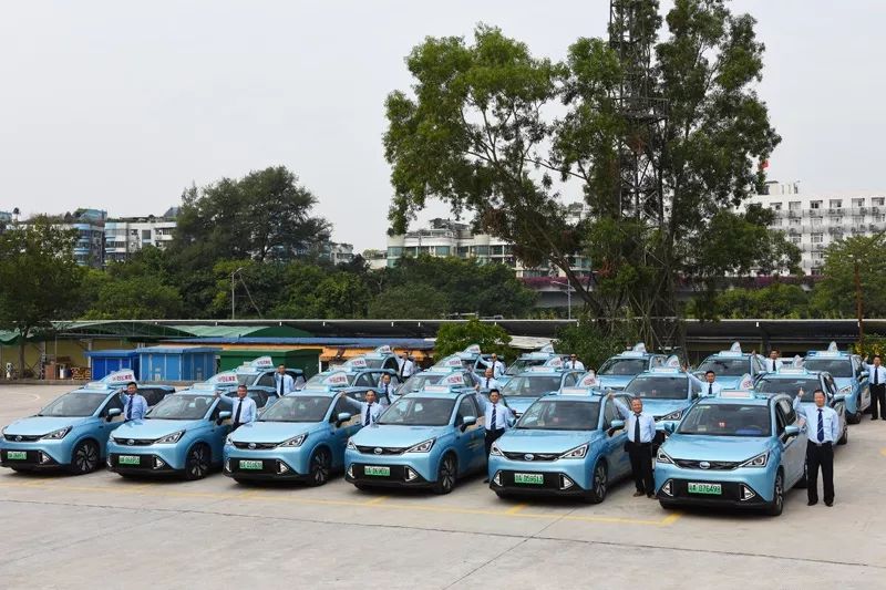 广州首批suv出租车上路运价不变仍是12元起步