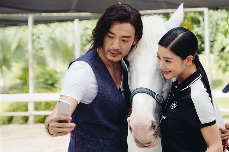 克拉拉新剧《悍城》受追捧 戏外与李光洁有爱互动