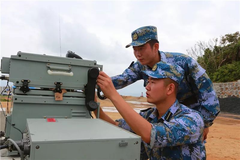 震撼南海舰队航空兵某防空旅开展实弹对抗演练