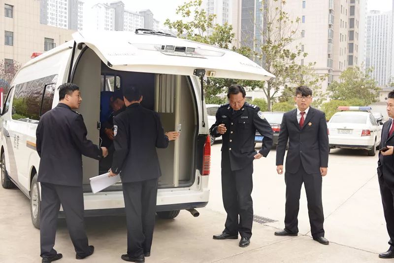 淮安区检察院提解在押犯罪嫌疑人至该院办案区进行公开审查