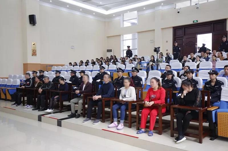 49名被告分6批出庭受审,广西桂林最大传销案开庭