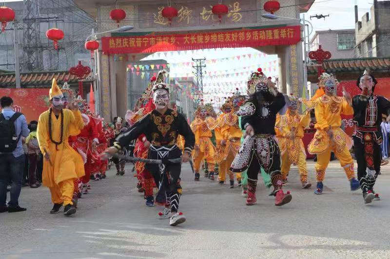 多年来,上述两个乡村聚落一直流传着一个"陈规",汤坑马氏村民与大长陇