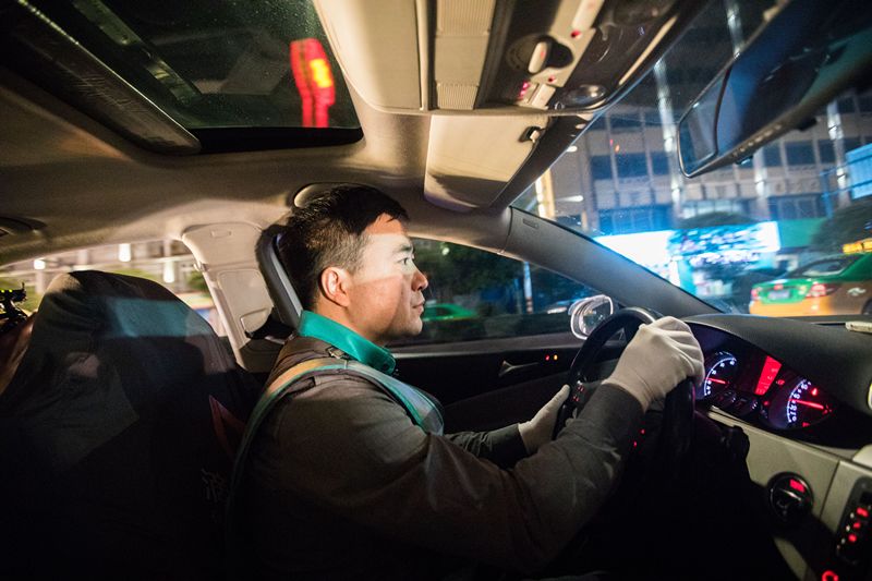 白天代课晚上代驾月入破万,为逝去兄弟还债