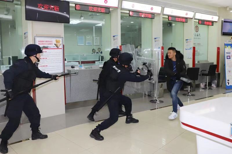 王凤林)12月20日上午9:00点,南京江宁东山派出所联合分局特巡警大队