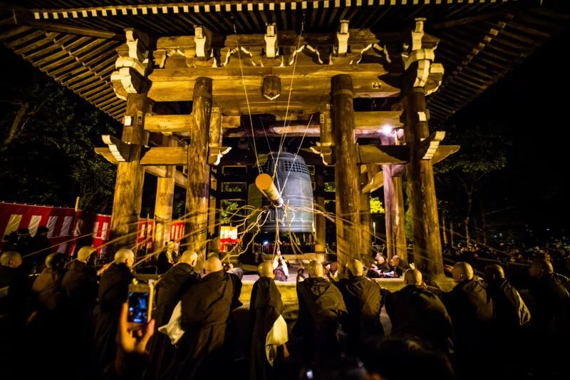 “初诣”——开启日本新一年的必经仪式|参拜|神社|寺庙_新浪新闻