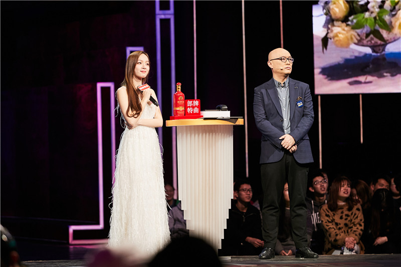 《新相亲大会》冯妈妈让男嘉宾深感"hold不住"|新相亲大会|冯琛|男