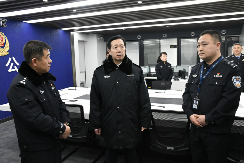 要紧紧围绕省委,省政府,公安部部署和要求,从严从实从细狠抓各项安保