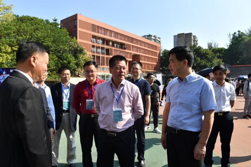 公司党委书记,董事长刘卫东,党委副书记,董事王绍乐率旗下6家上市公司