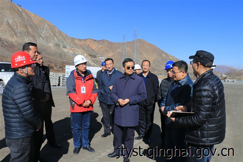 青海王永祥副厅长调研指导同西河鄂公路建设情况图