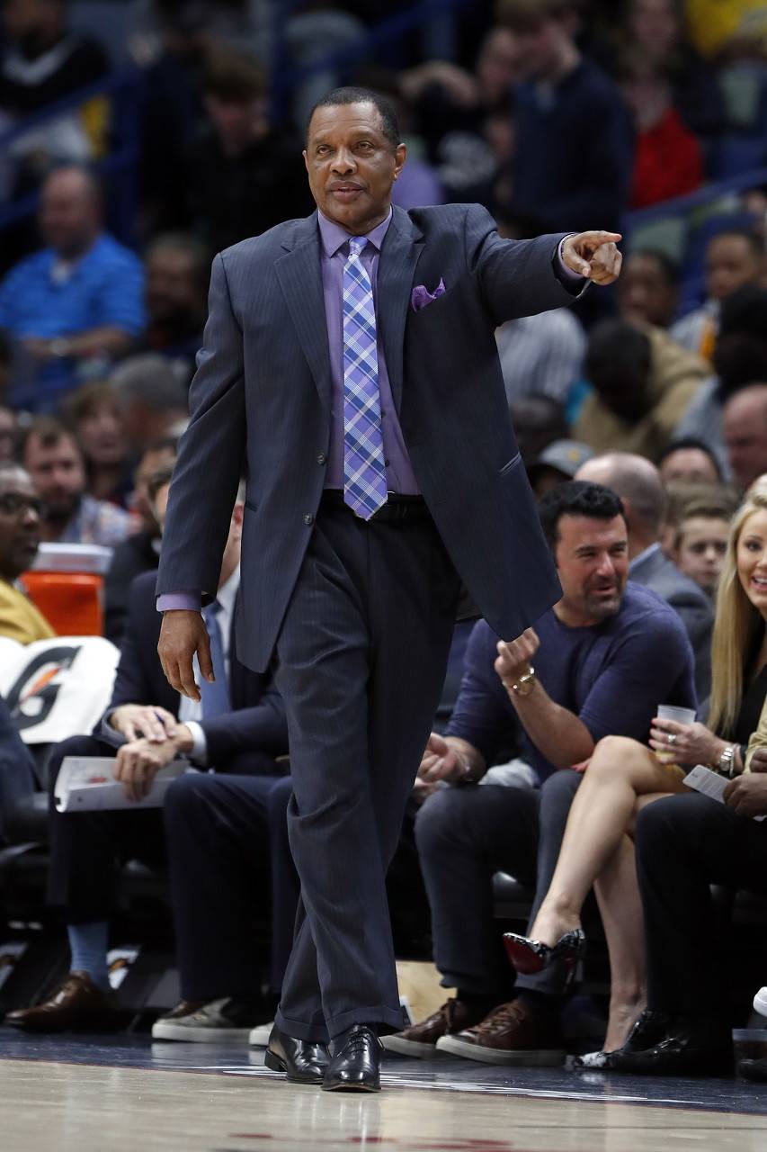 今日图集:nba各队教练们的场边风采