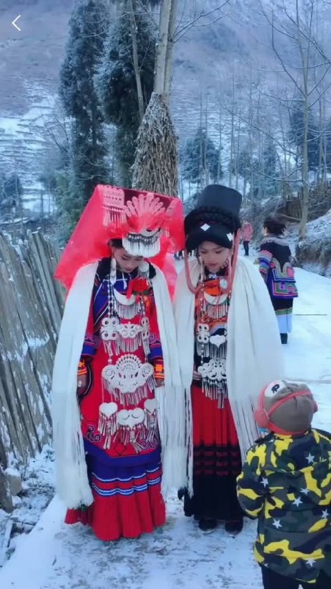 史上最美婚服彝族的新娘子真是太美啦