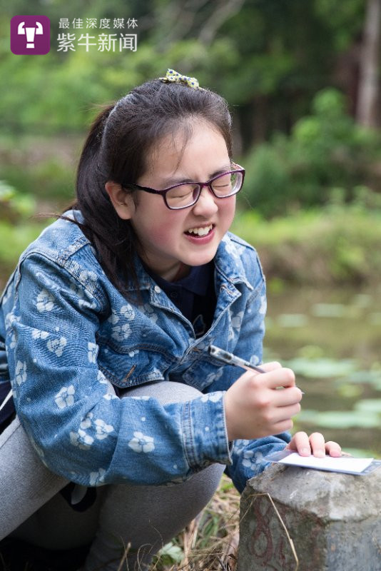 【紫牛新闻】"总理让路女孩"十年成长记:挫折摧不垮我们|医院|宋岗|紫