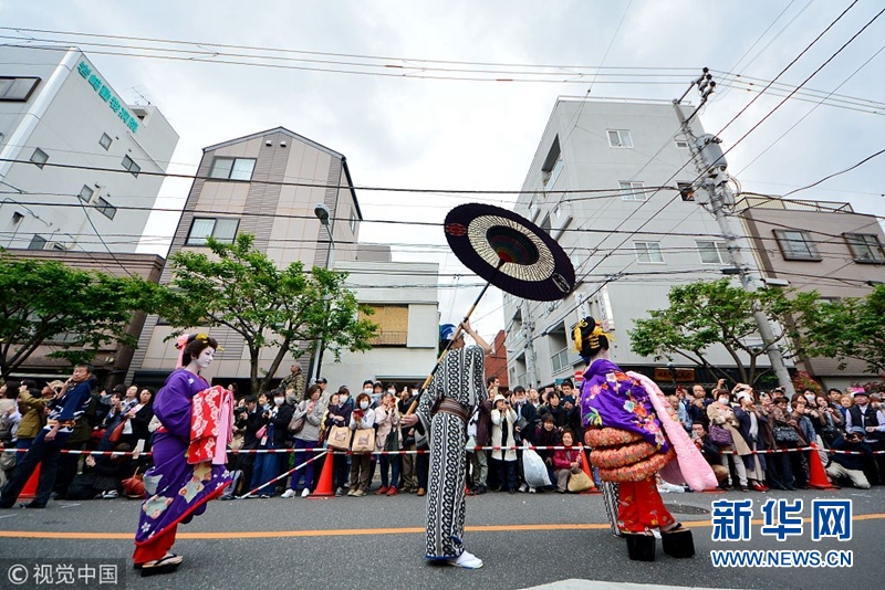 东京浅草举行 花魁道中 游行再现江户花街吉原风俗 手机新浪网