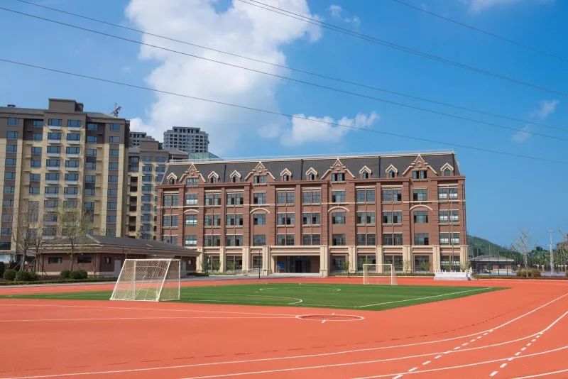 烟台御龙山学校正式招生!教师主要来自烟台一中,养正小学