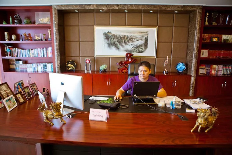 刘强东的发财树王健林的全家福和董明珠的奖杯大佬办公室独家大揭秘