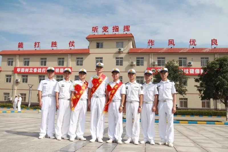 祝所有退役战友前程似锦本文来源:南海舰队图文:潘小员 唐新 龚国茂