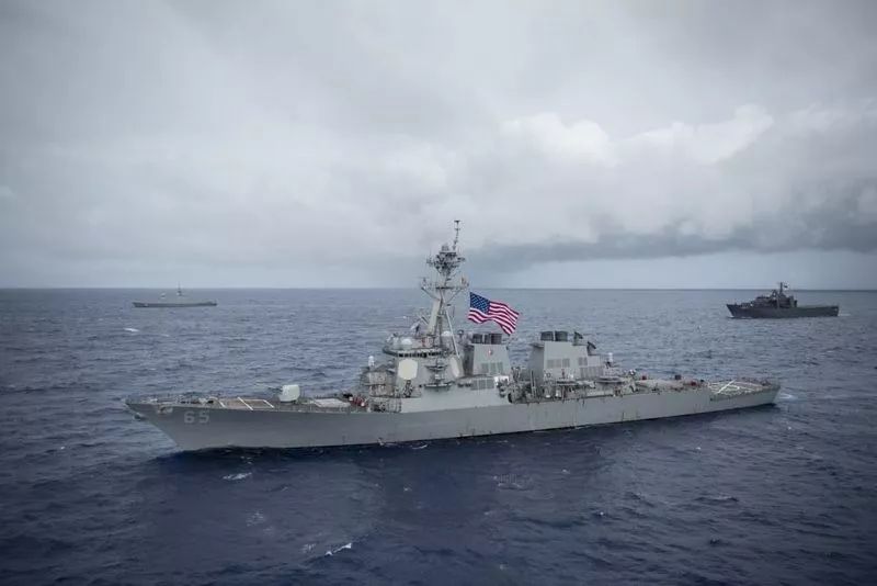 7月航经台湾海峡的美国军舰DDG-65资料图。来源：美国军舰DDG-65脸书