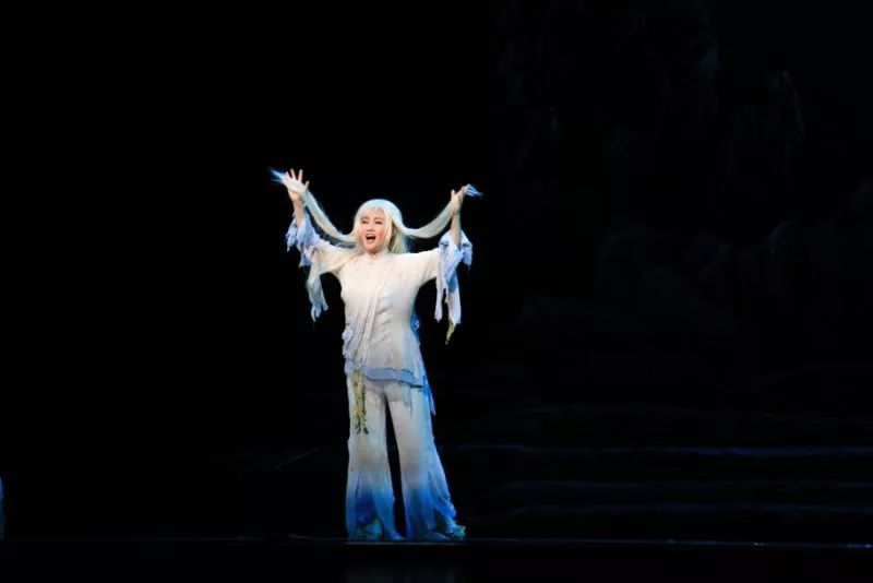 雷佳以中国气派,中国风格最有代表性的歌剧作品《白毛女》中喜儿一角