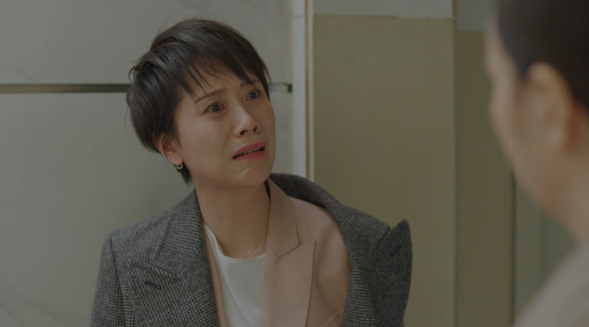 虽然倔强着不愿意先向对方低头