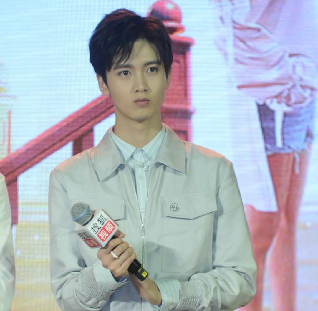 陈宥维由搜狐视频,华泠文化联合出品的快穿网剧《炮灰攻略》将于今晚