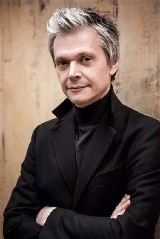 组合之一"的室内乐团体鲍罗丁弦乐四重奏的大提琴手弗拉迪米尔·巴辛