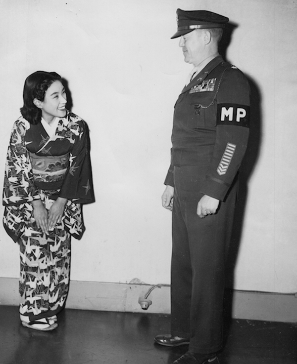 巨幅长卷油画东京审判的提示在当下必须正视历史