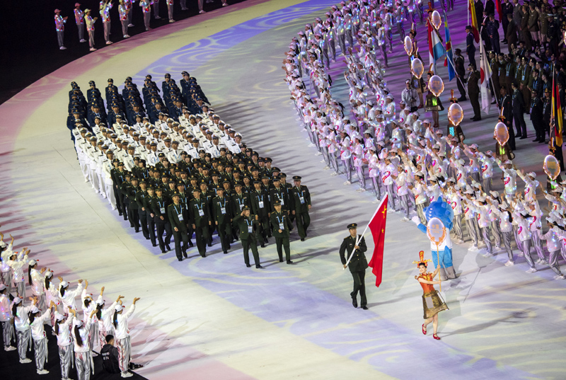 军运会开幕式闪耀武汉 中国代表团入场全场欢呼|组图