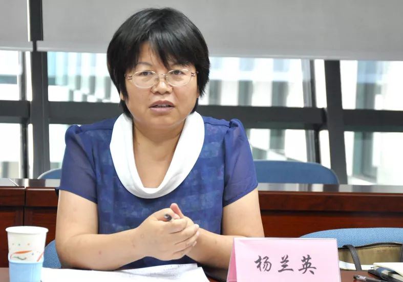 杨兰英  通州区图书馆馆长活动应与名校结合展开,如百年老校北京市