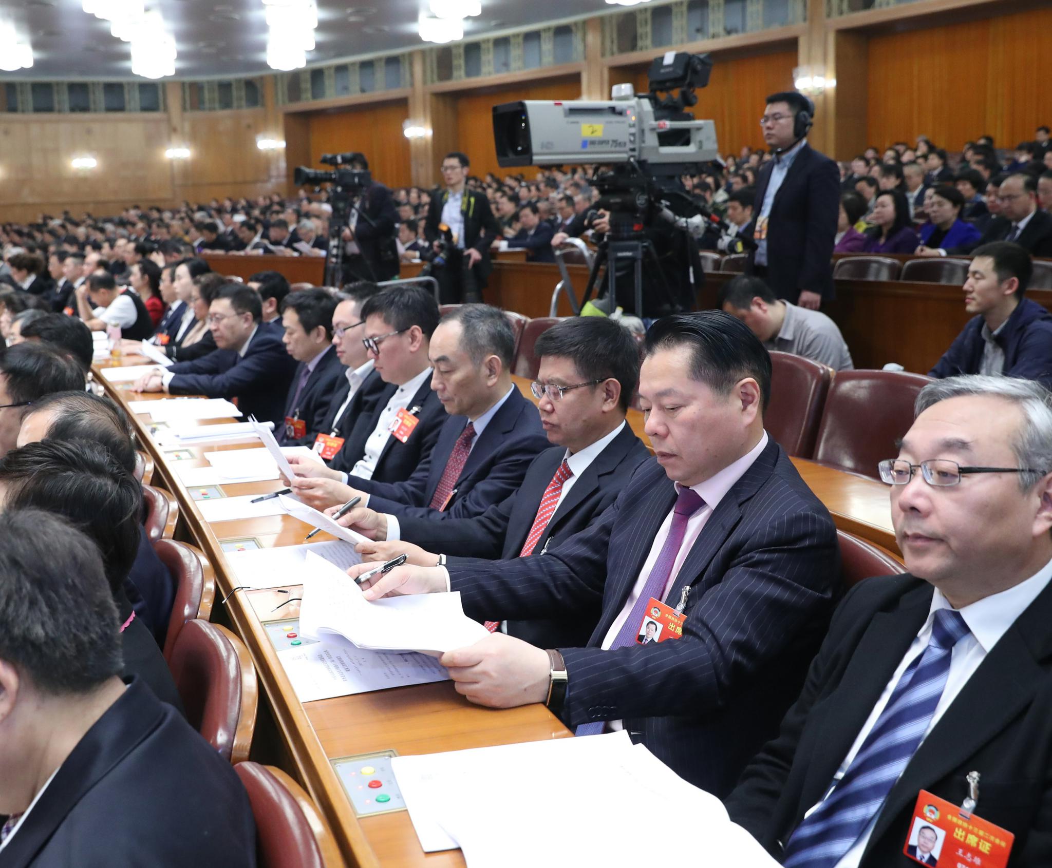 全国政协委员丁佐宏:建议通过政策引导降低建