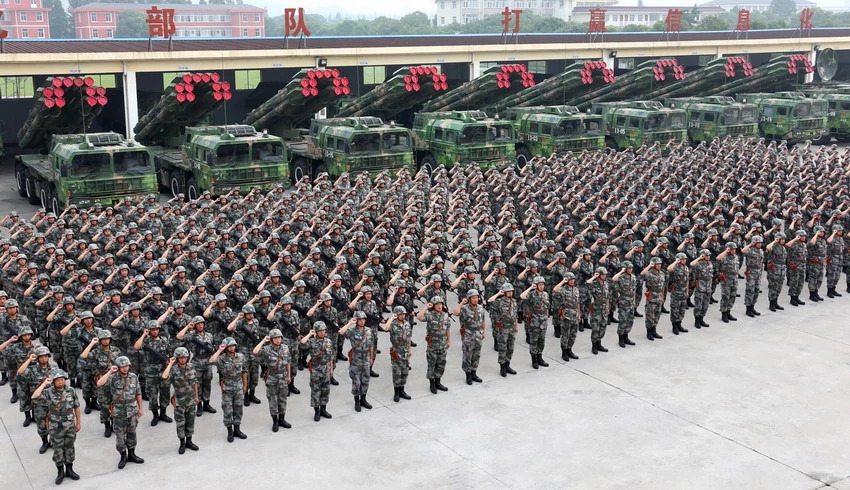 解放军现在有多强?看完这段视频你就明白了!