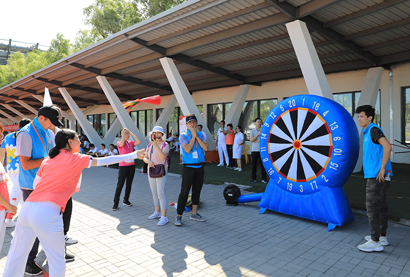 趣味项目"充气飞镖"趣味项目"愤怒的小鸟"团体趣味项目"砥砺前行"团体