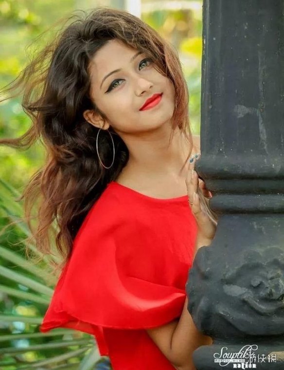 一颦一笑展现千种风情宛如精灵的印度小姐姐riya