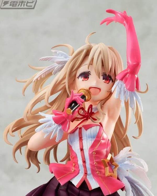 《魔法少女伊莉雅》伊莉雅手办 清纯面孔,笑颜开怀