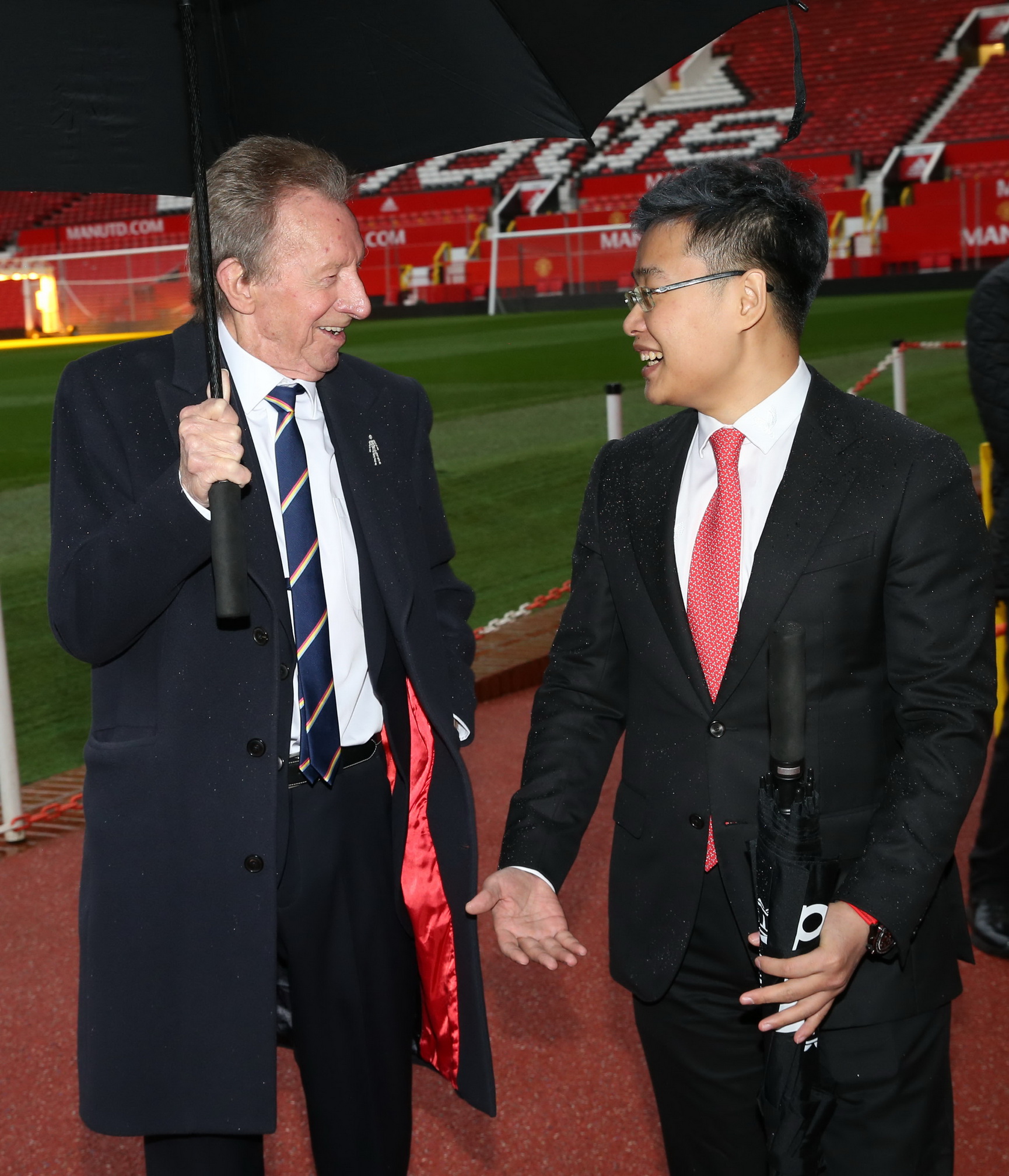 曼联将在中国建立曼联主题娱乐体验中心|张博|曼联|阿诺德_新浪新闻