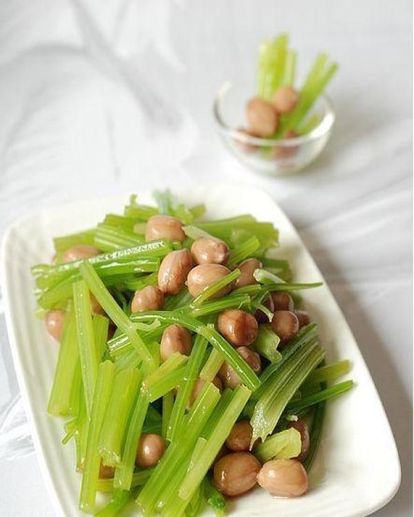 芹菜配着它一起吃, 排毒又健脑