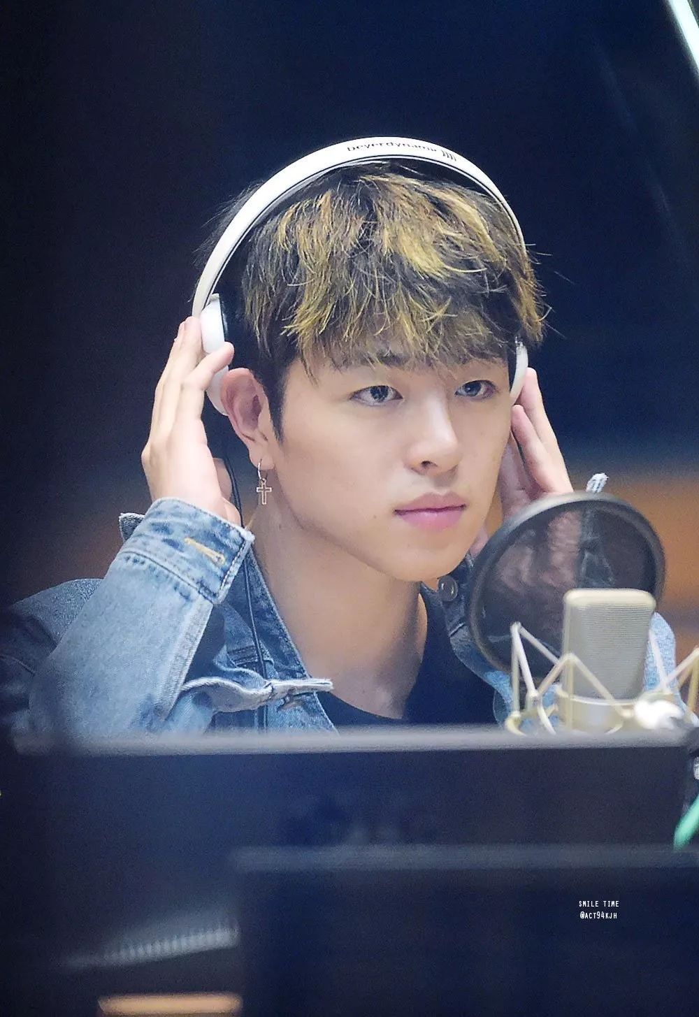 而且希望大家不要跟风黑,具晙会还是非常真诚的孩子的.