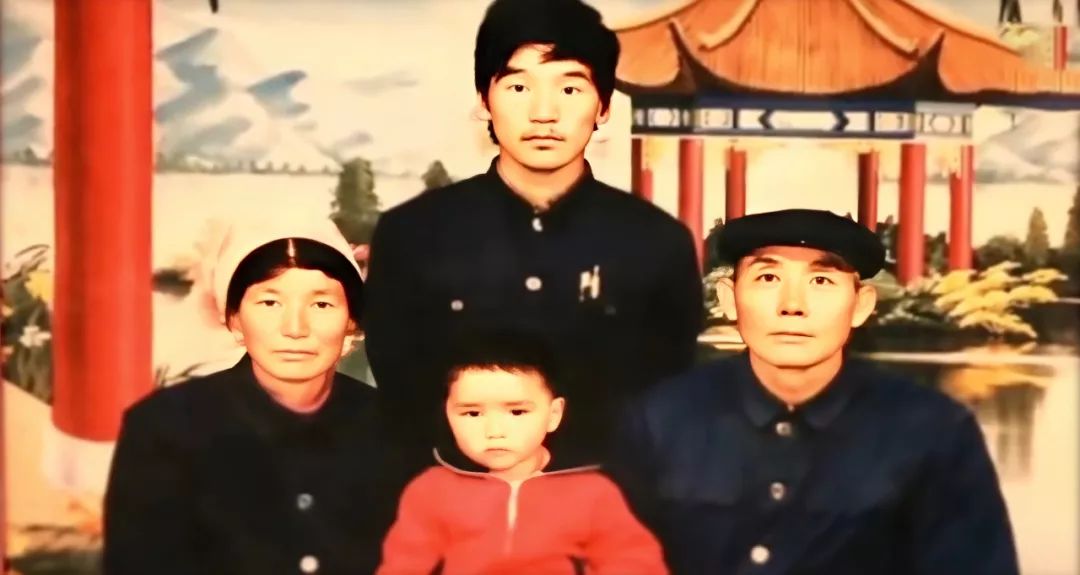 "蒙族少年"阿云嘎,征服韩红,腾格尔怒赞:命,是弱者的借口