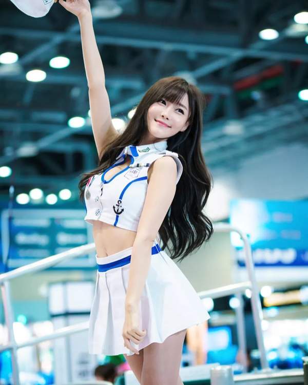 韩国美女主播崔瑟琪私房美照俏皮可爱最爱吐舌卖萌